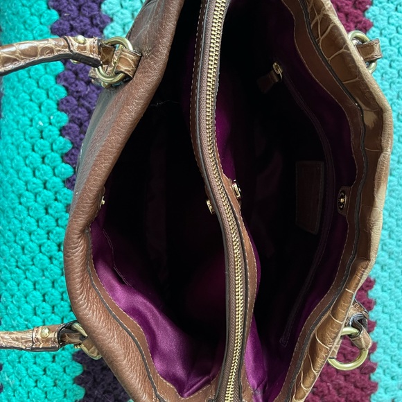 Coach Madison - Picture 7 of 8